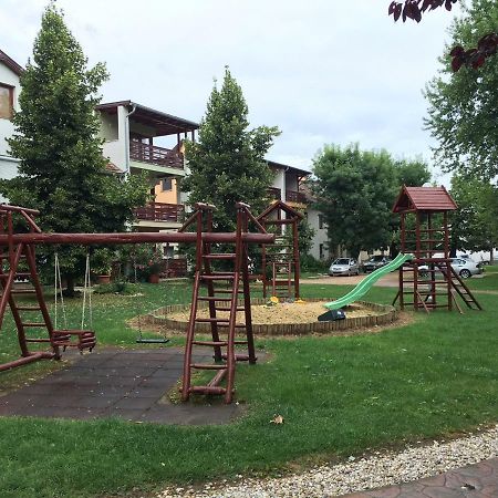 Bella Apartman Balatonalmadi Exterior photo
