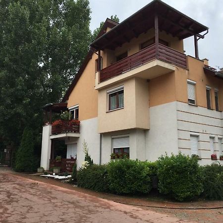 Bella Apartman Balatonalmadi Exterior photo
