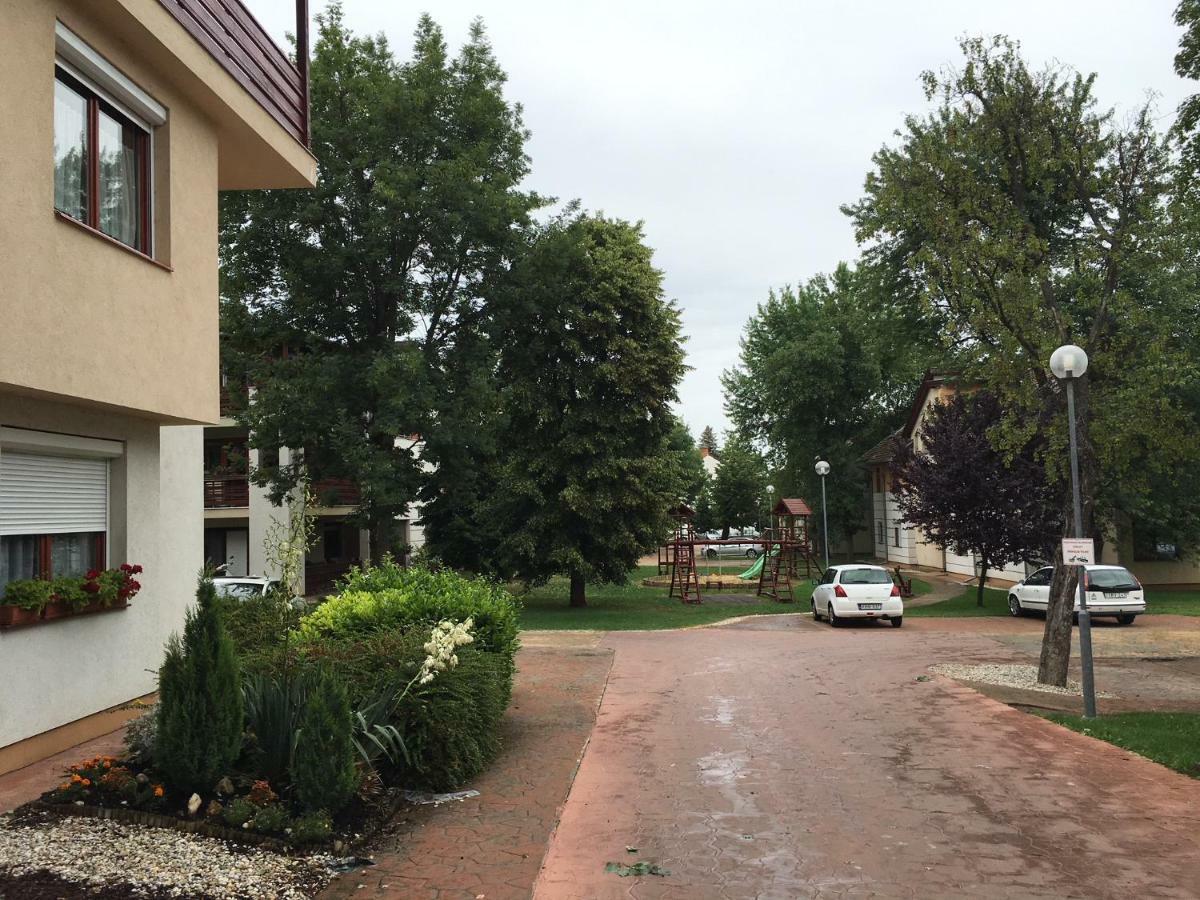 Bella Apartman Balatonalmadi Exterior photo