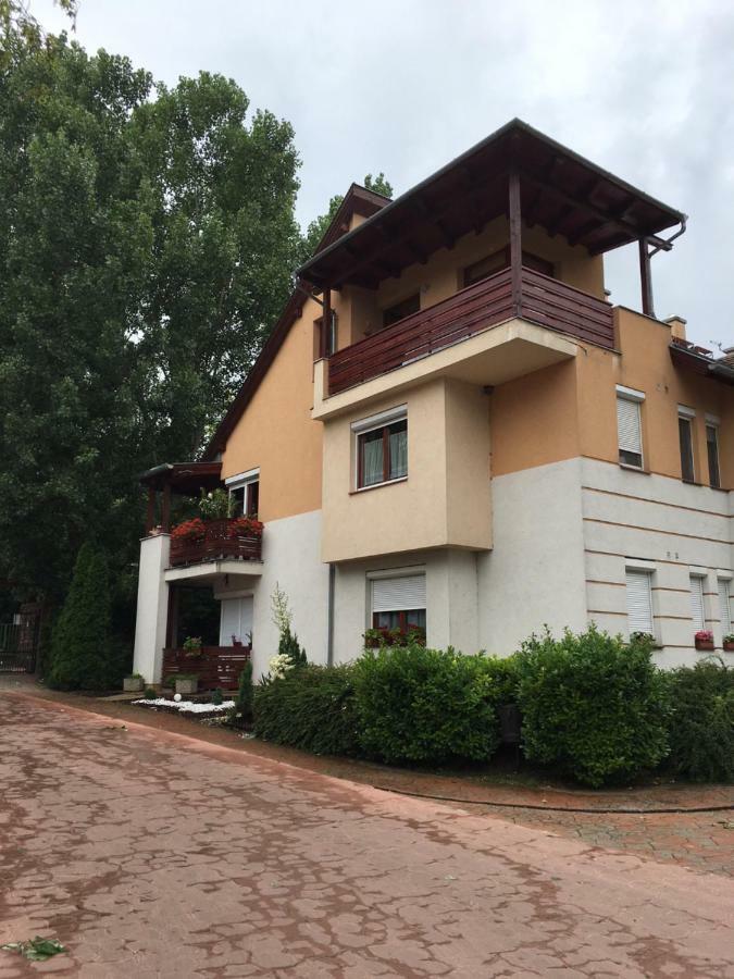 Bella Apartman Balatonalmadi Exterior photo